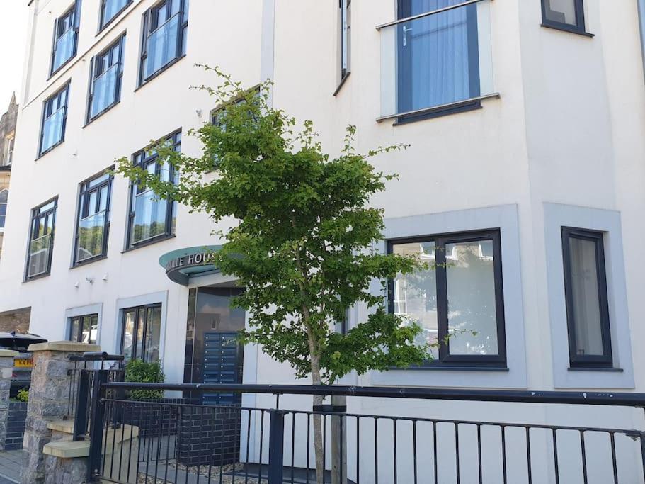 Modern Apartment With Stunning Sea View Weston-super-Mare Exterior foto